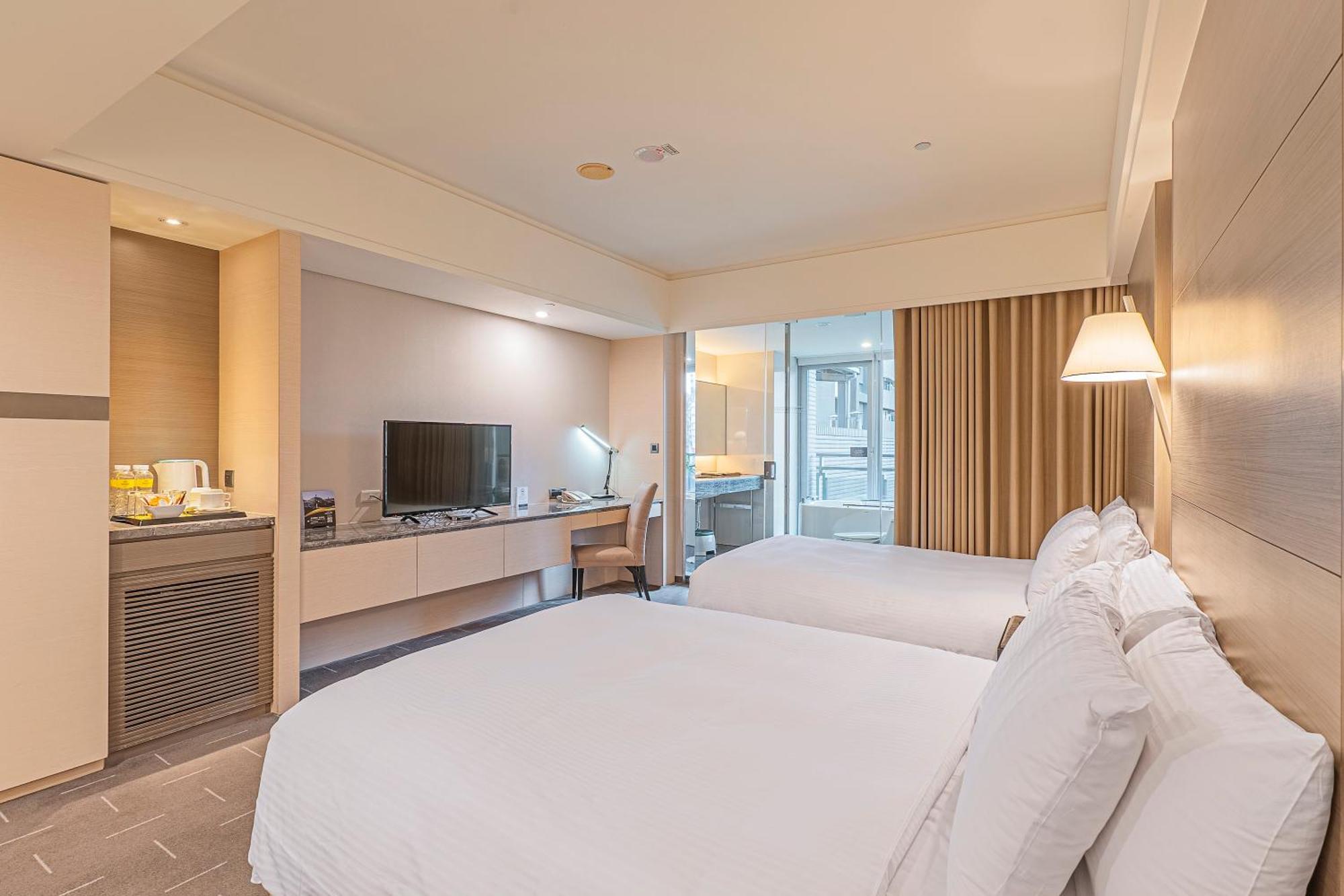 Check Inn Select Taichung Dadun Exterior foto
